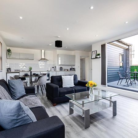 Top Floor Apartment With Private Balcony In Stockport Centre By Hass Haus Kültér fotó