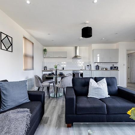 Top Floor Apartment With Private Balcony In Stockport Centre By Hass Haus Kültér fotó