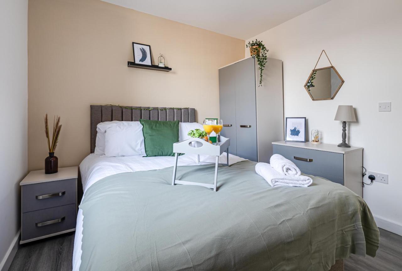 Top Floor Apartment With Private Balcony In Stockport Centre By Hass Haus Kültér fotó