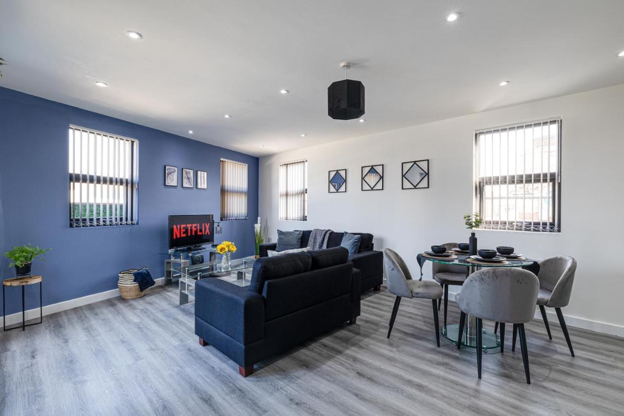 Top Floor Apartment With Private Balcony In Stockport Centre By Hass Haus Kültér fotó