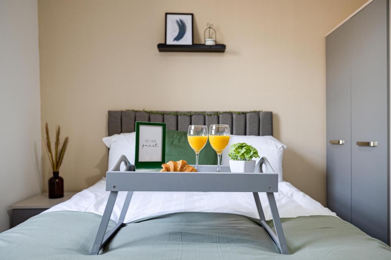 Top Floor Apartment With Private Balcony In Stockport Centre By Hass Haus Kültér fotó