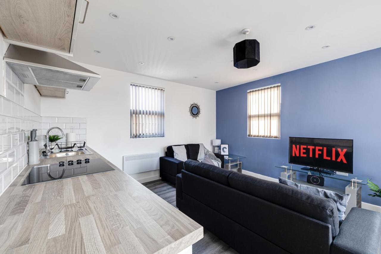 Top Floor Apartment With Private Balcony In Stockport Centre By Hass Haus Kültér fotó