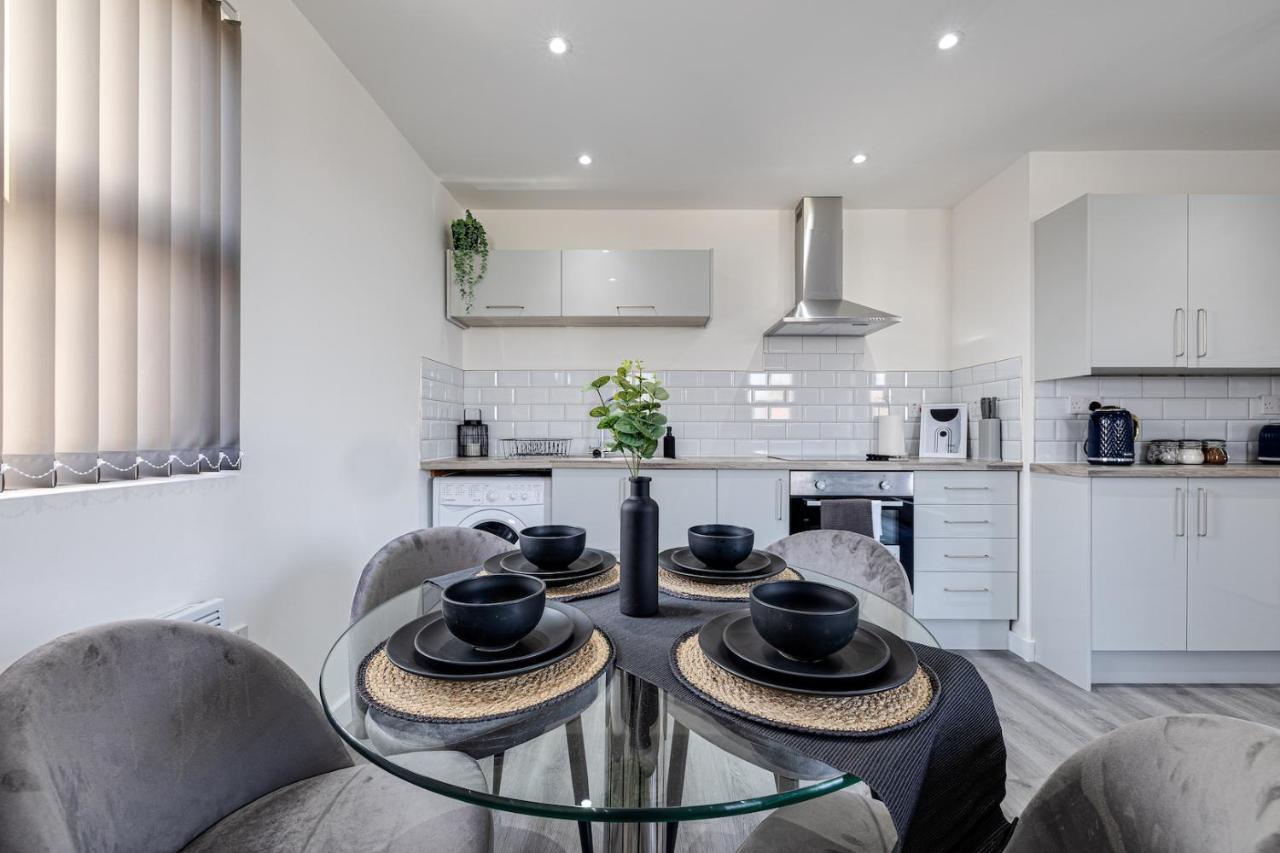 Top Floor Apartment With Private Balcony In Stockport Centre By Hass Haus Kültér fotó