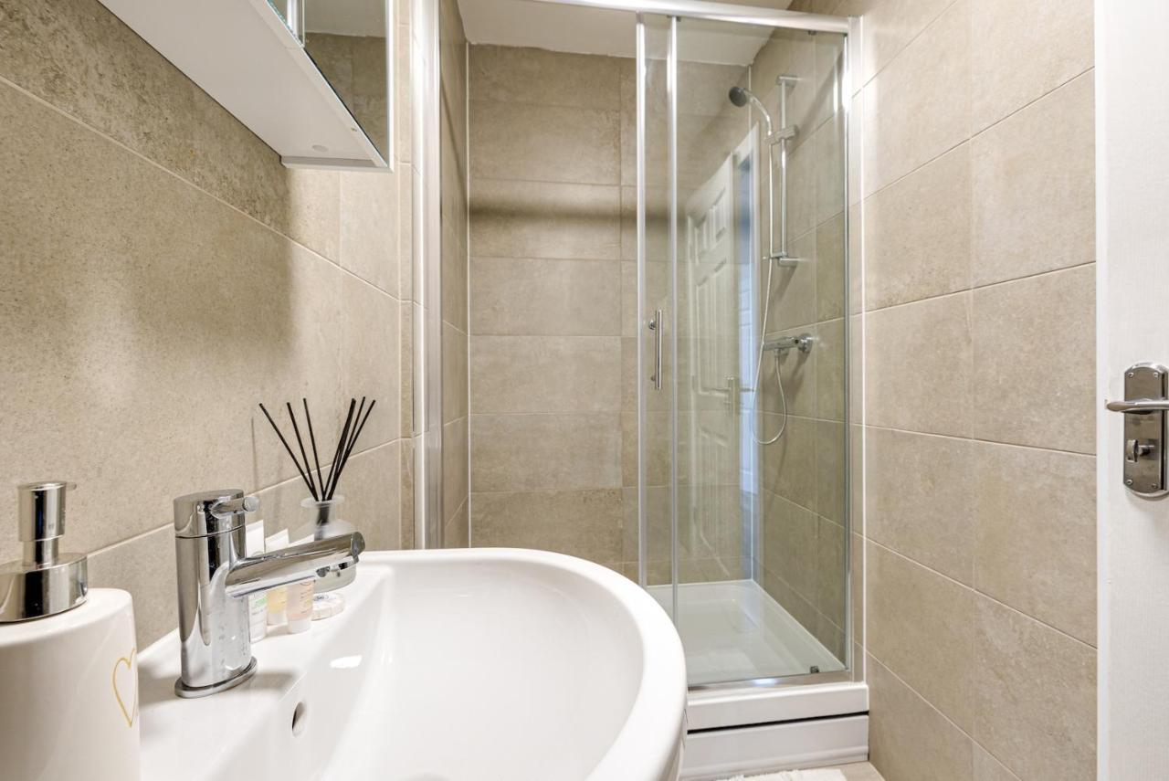Top Floor Apartment With Private Balcony In Stockport Centre By Hass Haus Kültér fotó
