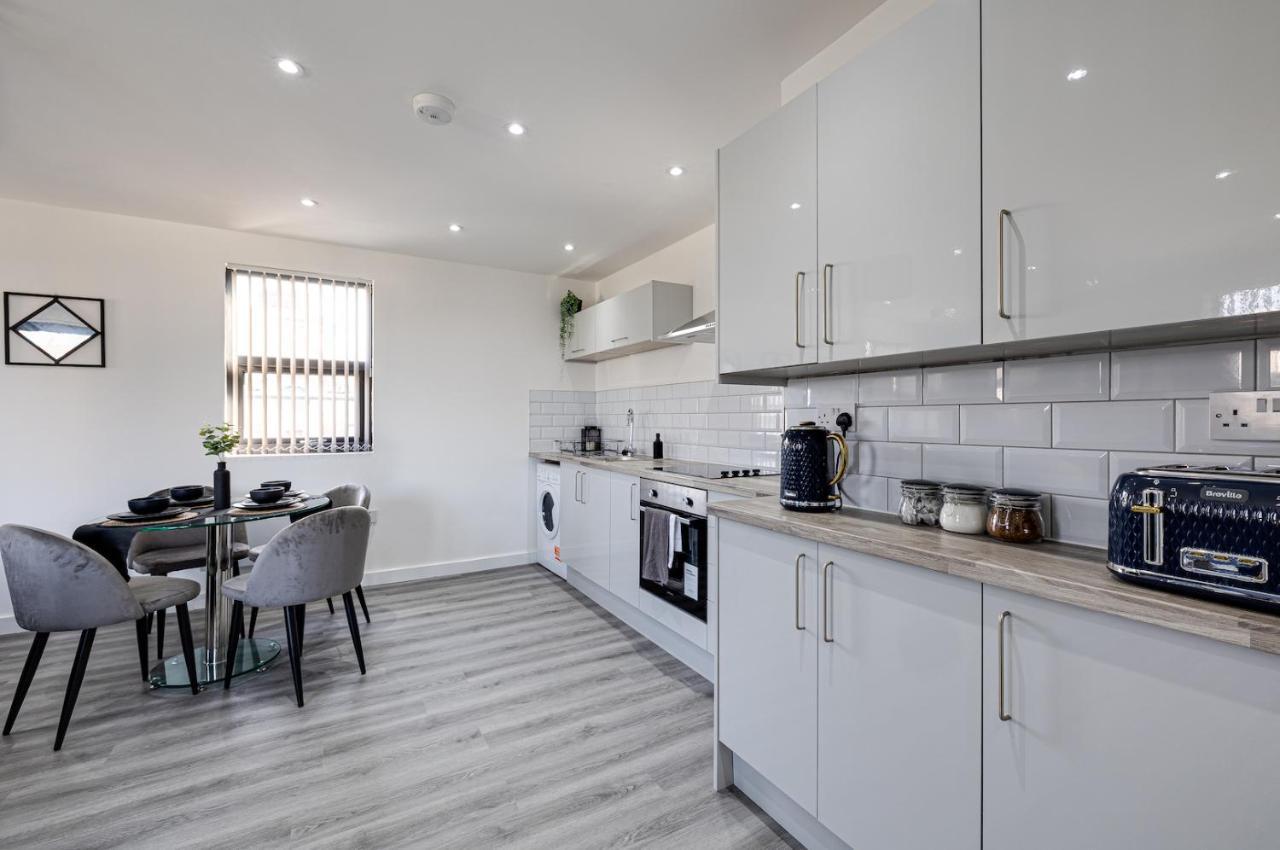 Top Floor Apartment With Private Balcony In Stockport Centre By Hass Haus Kültér fotó