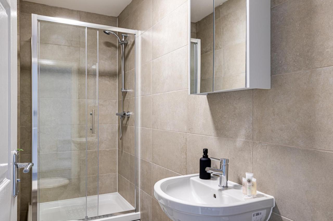 Top Floor Apartment With Private Balcony In Stockport Centre By Hass Haus Kültér fotó