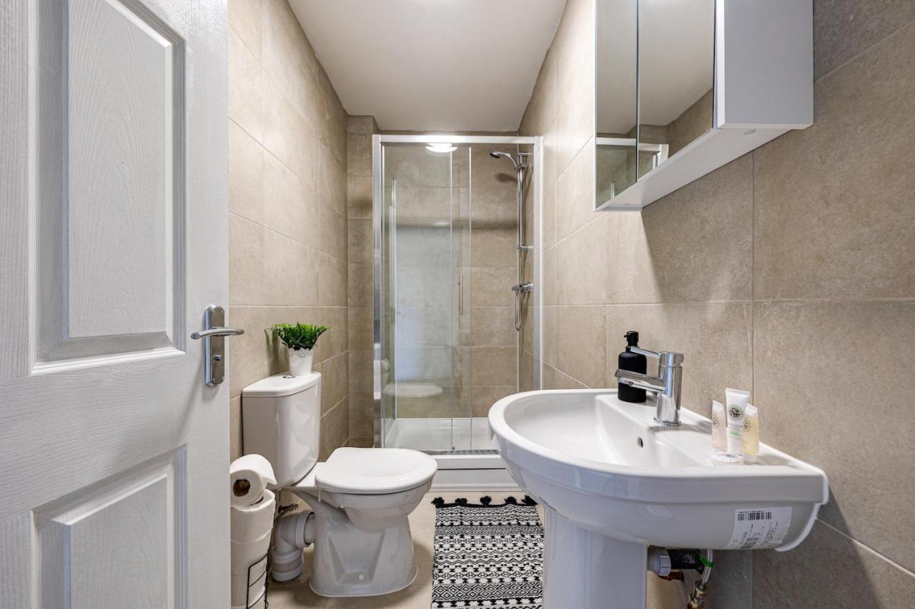 Top Floor Apartment With Private Balcony In Stockport Centre By Hass Haus Kültér fotó