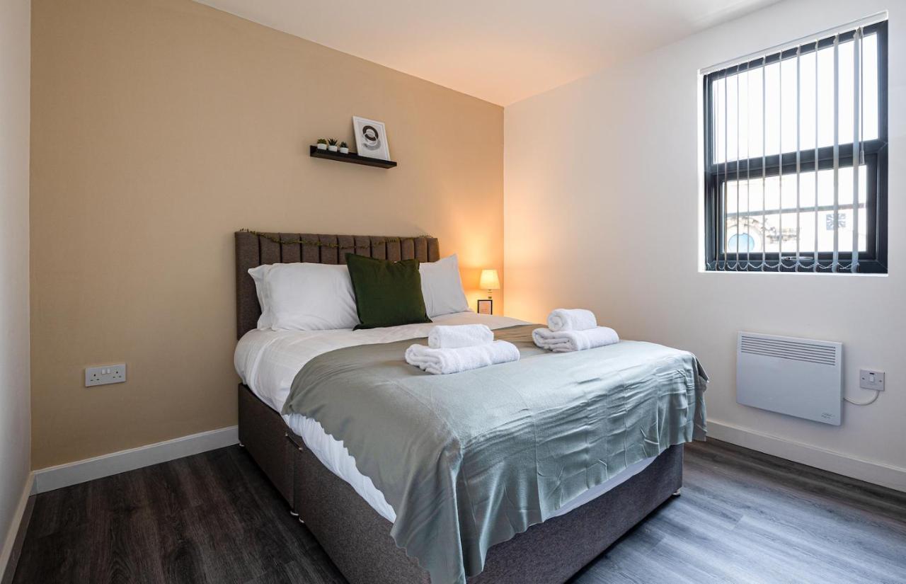 Top Floor Apartment With Private Balcony In Stockport Centre By Hass Haus Kültér fotó