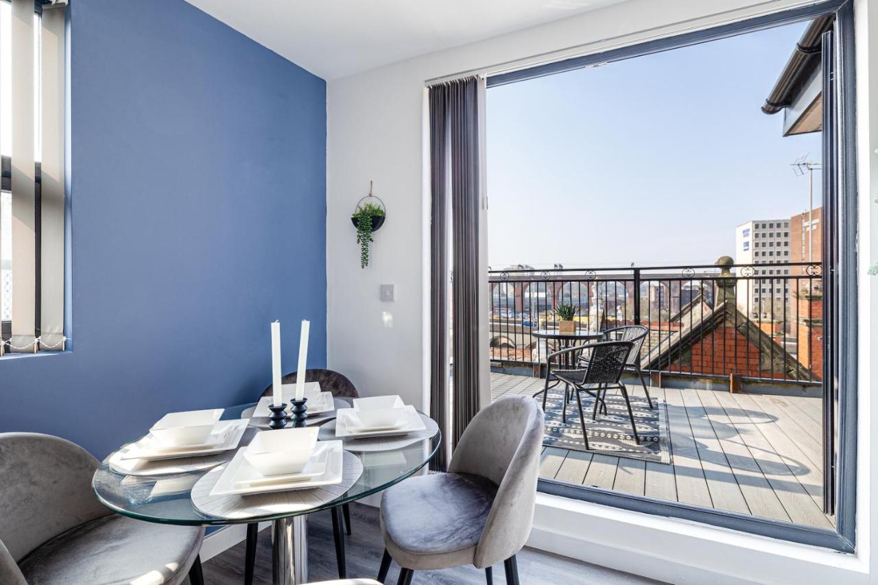 Top Floor Apartment With Private Balcony In Stockport Centre By Hass Haus Kültér fotó